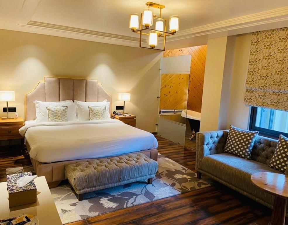 Deluxe Double Room with Bath,1640431539:JPEG